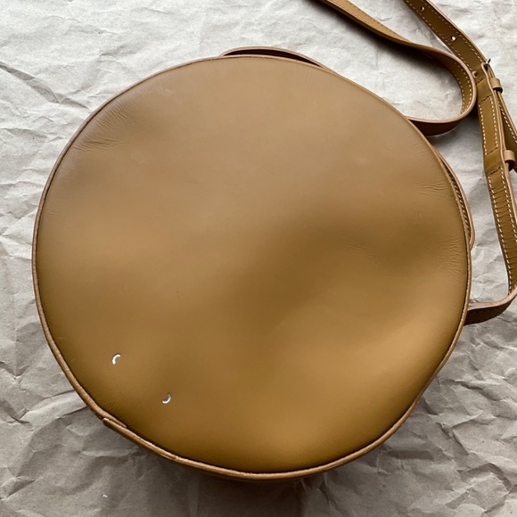 PB 0110 Round Cross-Body Bag - Picture 3 of 10